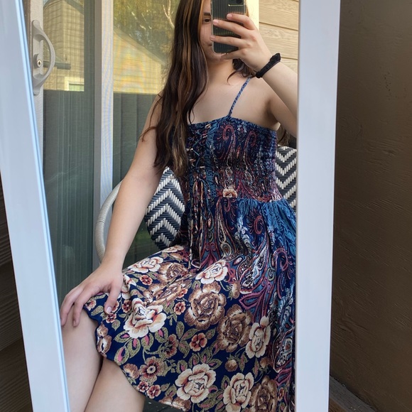 Dress - Picture 2 of 3